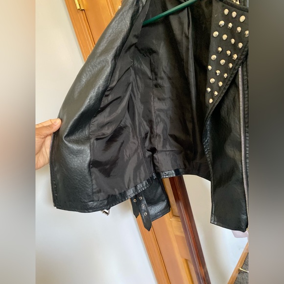 Leather jacket - Picture 3 of 6